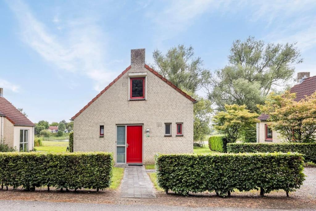 Vakantiehuis Aan Het Water -Incl Laadpaal- Ewijk Exterior photo